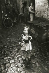 Dans le Nord, “Roubaix Photos. Plus d’un Siècle d’Images, d’Usages et de Regards à travers les Collections de La Piscine”