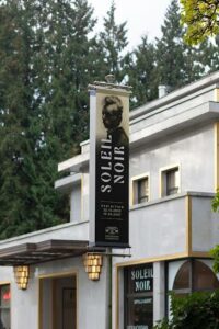 Exposition « Soleil Noir » à la Villa Empain